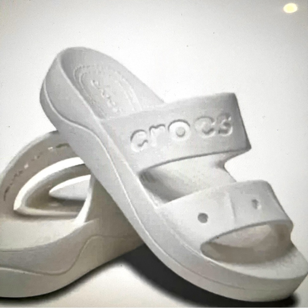 NWT CROCS Baya Women’s Classic White Slide Platform Sandals- 6